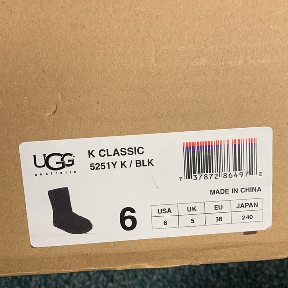 UGG Classic Boots - Picture 2 of 6